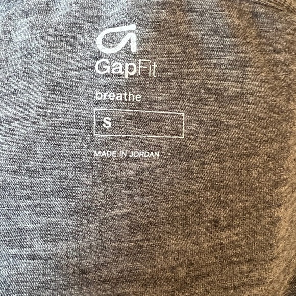 WOMEN / GAPFIT ACTIVE‎ TOPS -GapFit Breathe V-Neck T-Shirt - Picture 3 of 5